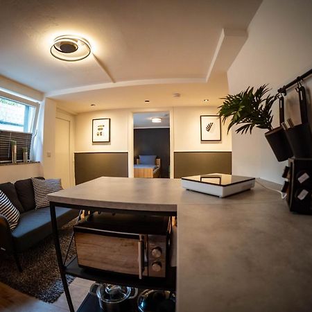 דיסלדורף Gemuetliche 2-Zimmer Souterrain Wohnung מראה חיצוני תמונה