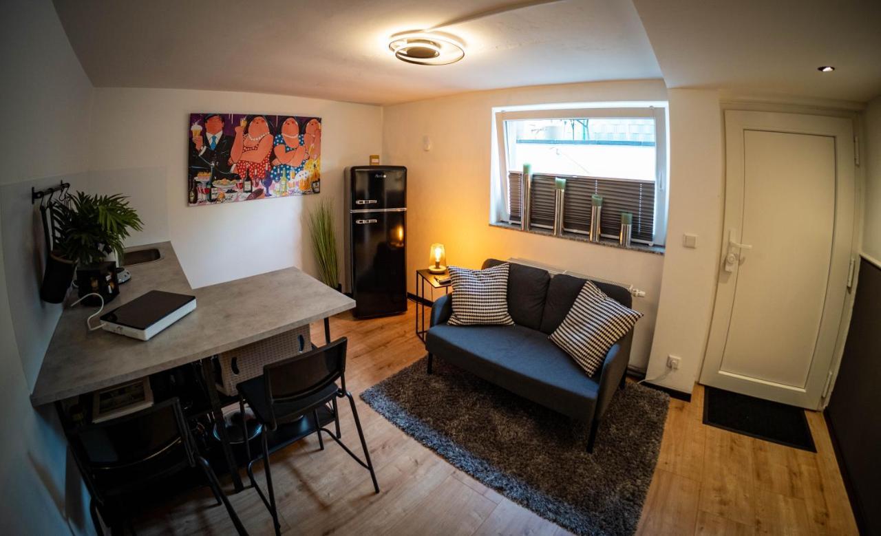 דיסלדורף Gemuetliche 2-Zimmer Souterrain Wohnung מראה חיצוני תמונה