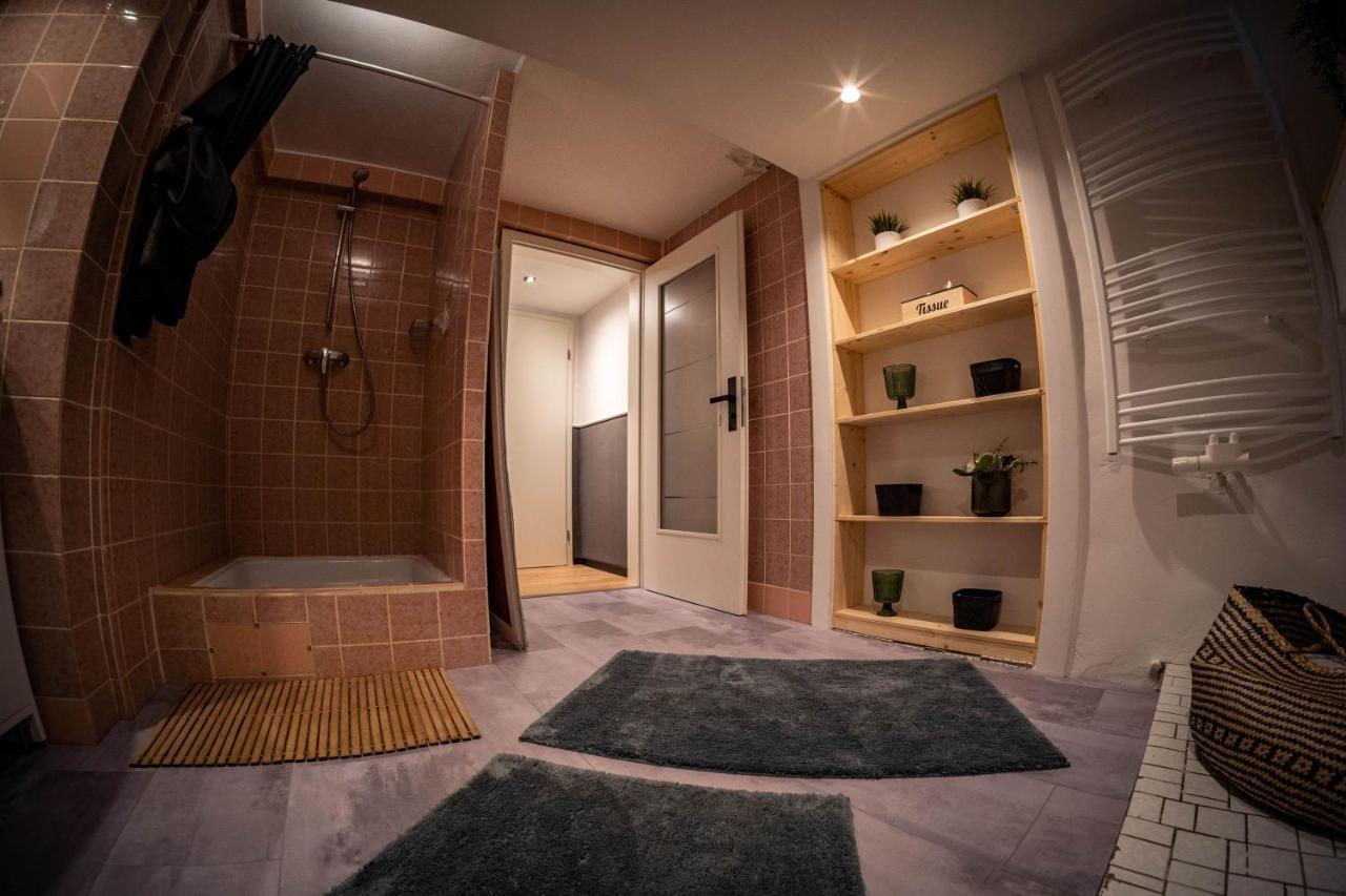 דיסלדורף Gemuetliche 2-Zimmer Souterrain Wohnung מראה חיצוני תמונה